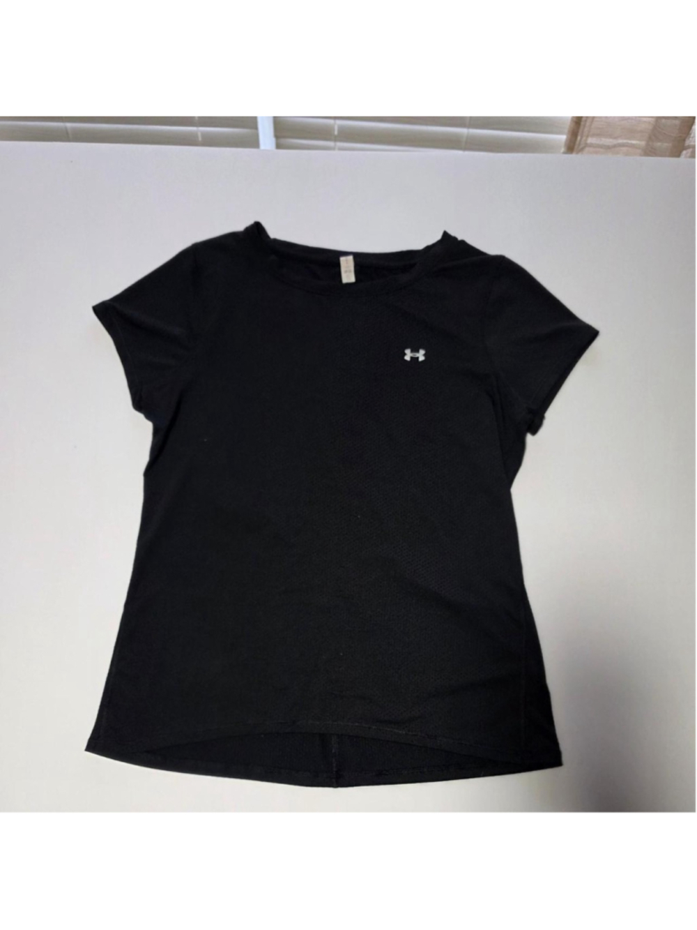 Under Armour black heat gear t-shirt size L 
#athletic #performance
(111)